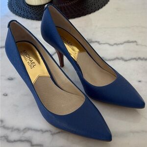 Michael Kors Flex Mid Pump, Blue, Brown “wooden” heel, size 8.5, leather, Mint